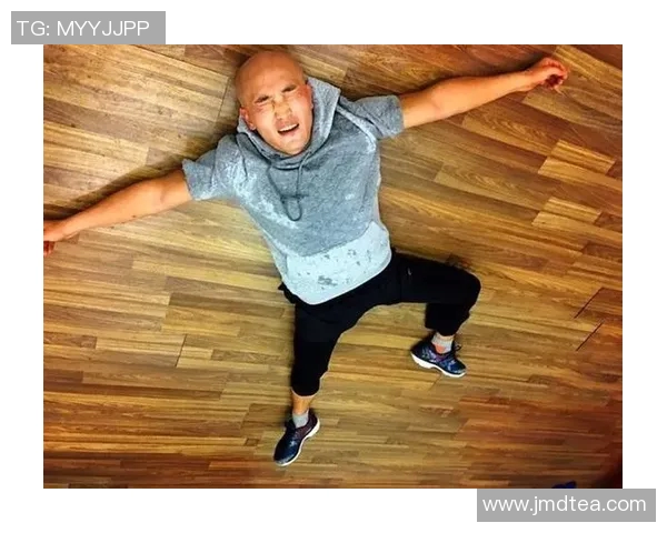 希腊小光头与一龙的精彩对决视频引发热议，谁将胜出揭秘战斗背后的故事